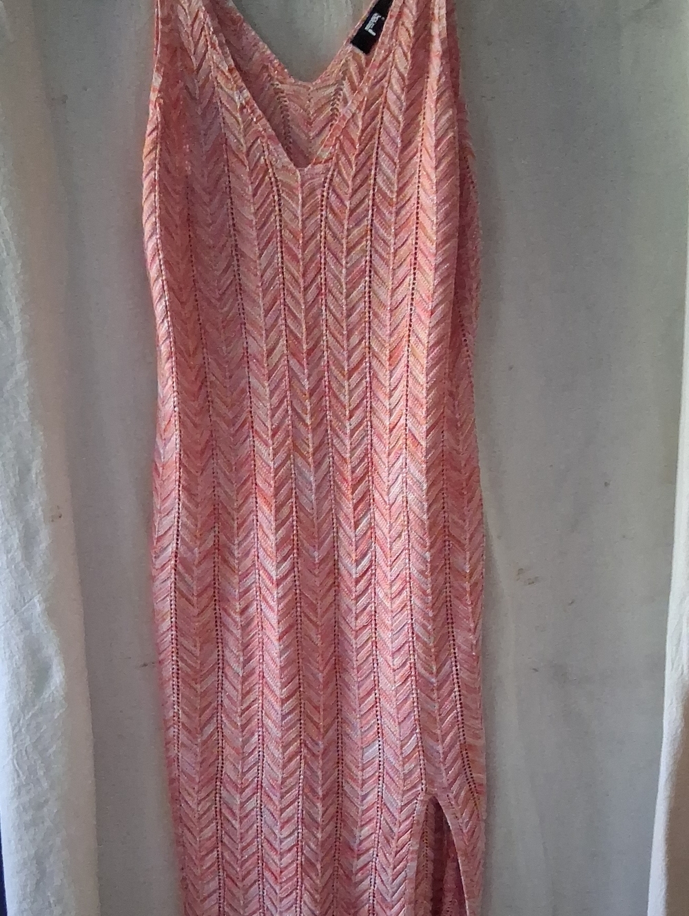 Sleeveless Pink Chevron Knit Maxi Dress with V-Neck